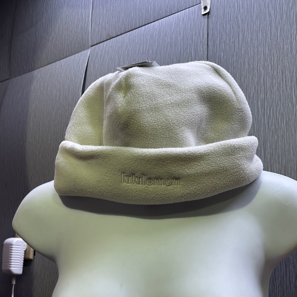 LULULEMON BEANIE HATS NWT